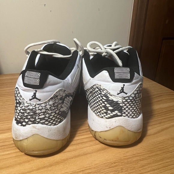 Jordan 11 Retro Light Bone Snakeskin size 11 - Picture 4 of 7